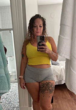 Mistress Sarah, 46, United States