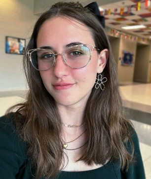 Maria Maeve, 19, United States