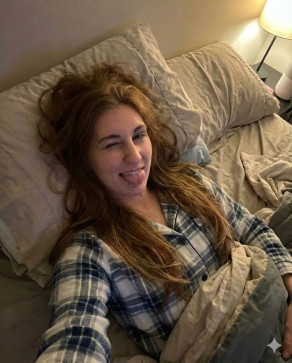 Hannah Eliz, 29, United States