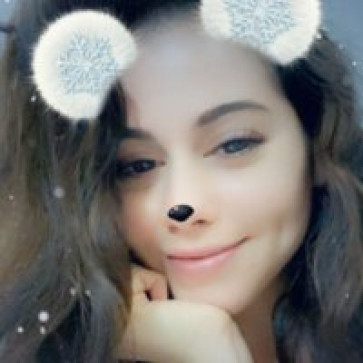 Laura, 23, United States