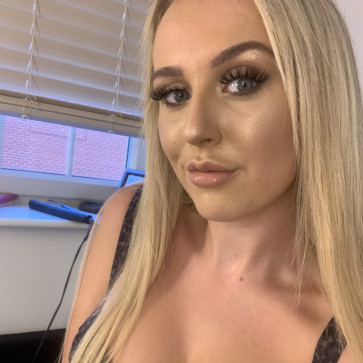 Clara Smith, 25, United States