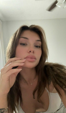 Alaina Elliss, 24, United States