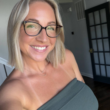 Nora, 32, United States