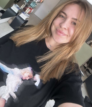 Kitty Anna, 35, United States