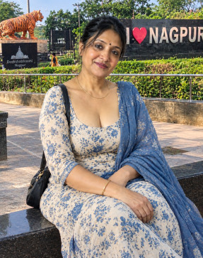 Riya roy