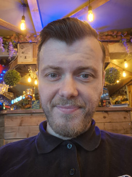 Tom X, 32, United Kingdom