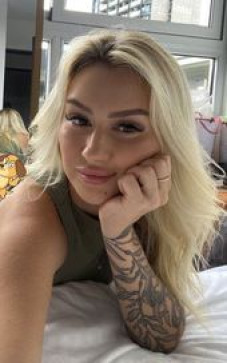 Rose, 27, Germany
