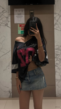 Perth Sweeney, 19, India