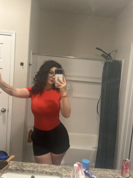 Daisy, 23, United States