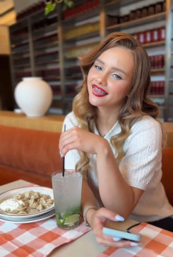 Valeria negurenko