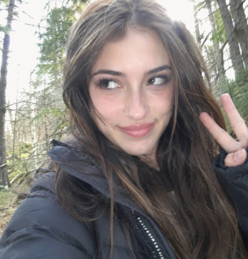 Midena, 18, United States