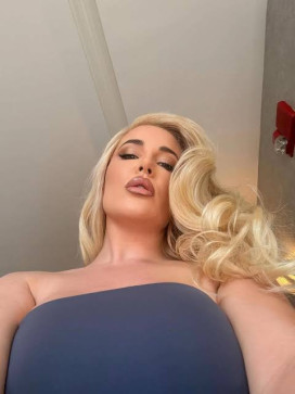 Kate Mary, 31, United Kingdom
