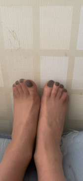 Mwearingnylons
