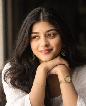 Adhulya V