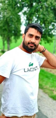 Mohsin, 30, Germany