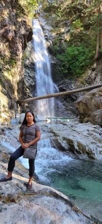 Emily, 37, Canada