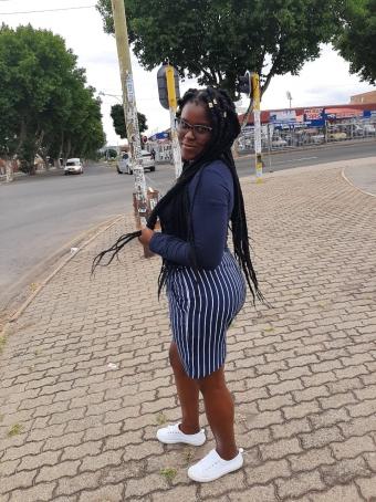 Shonna, 28, Zimbabwe