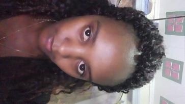 Caro, 34, Kenya