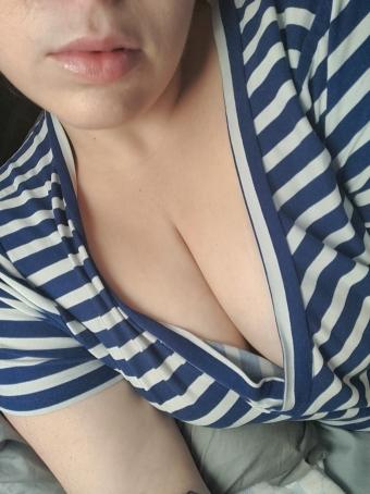 Bee, 26, United States