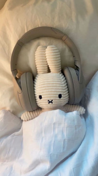 Sammie, 25