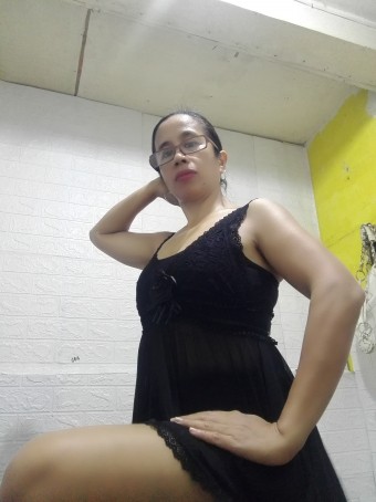 Maricris, 47, Philippines
