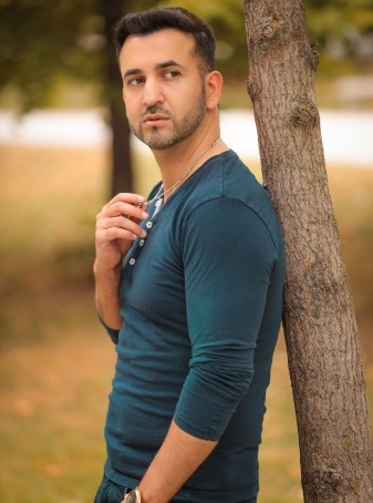 Reza, 39, Switzerland