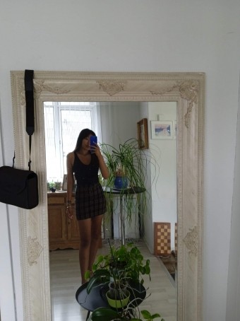 Queen, 25, Indonesia