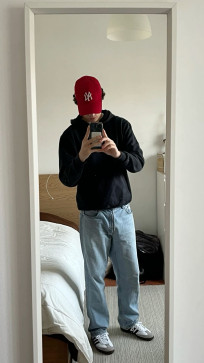 Happy, 26, France