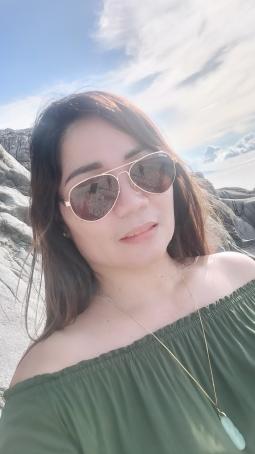 Gina, 49, Philippines