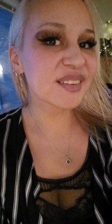 Linda, 31, Greenland