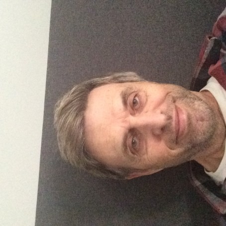 Hanzenrai, 44, Iceland
