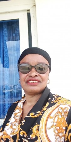 Nourah, 51, Kenya