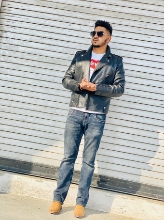 Bacha, 32, France