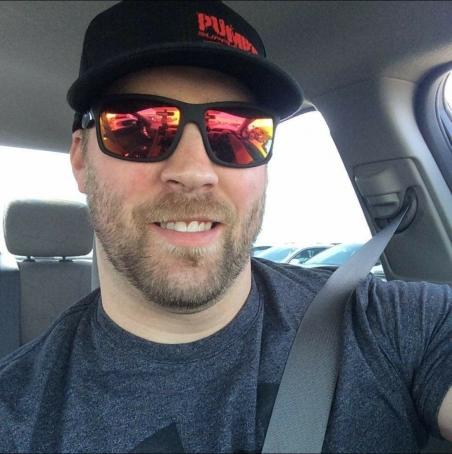 Brad, 38, Canada