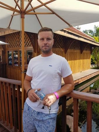 Dave, 40, United Kingdom