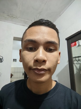 Ferdin, 23, Philippines