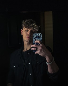 Assteroid, 25, Canada