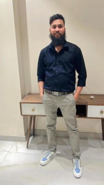Ray, 32, India