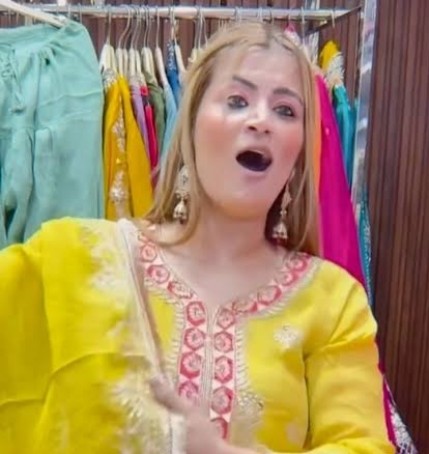 Poooooh, 27, India