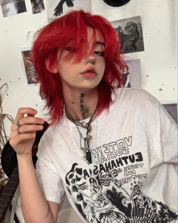 Lucia, 20, Italy