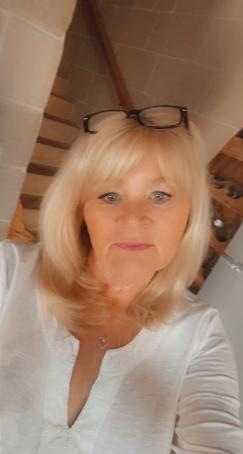 Suzy, 55, United Kingdom