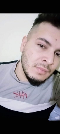 Mike, 25, Romania
