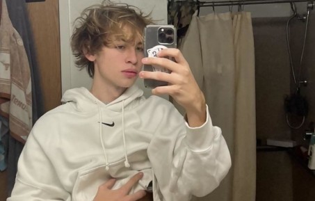 Dennis, 20, Switzerland