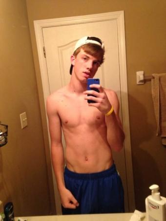 _Coreyb, 22, Australia