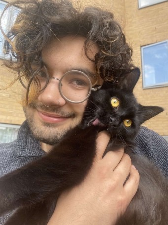 Oli, 22, United Kingdom