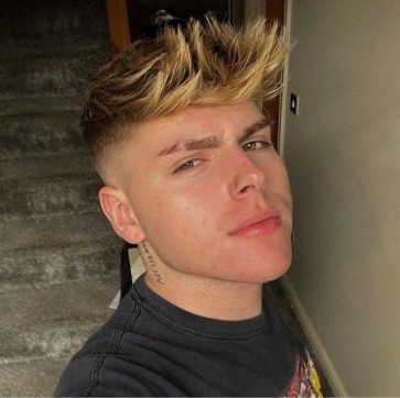 ChrisLaybrook, 19, United Kingdom