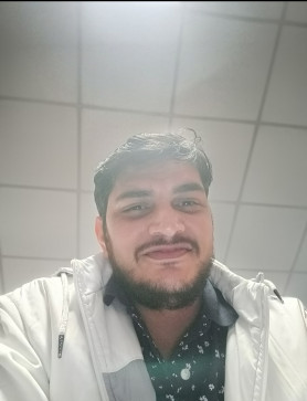 Alecs M, 30, India