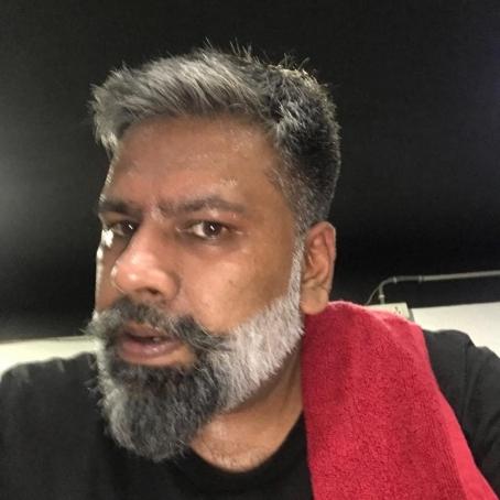 Schmuck, 43, India