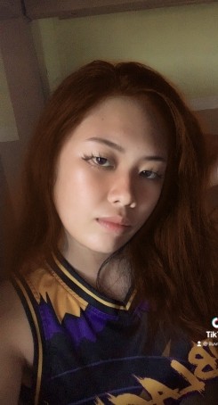 Adi, 18, Pitcairn