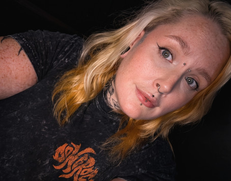 Vi, 36, United Kingdom